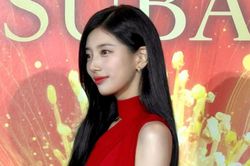 Suzy g&acirc;y sốt tại Nhật Bản với v&aacute;y đỏ rực rỡ, nhan sắc khiến fan 'tan chảy'
