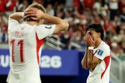 HLV Thổ Nhĩ Kỳ lên tiếng sau cú sốc bị loại sớm ở World Cup 2026