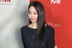 Kang Mi Na gây chú ý với nhan sắc thăng hạng sau khi giảm 10kg