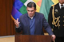 Bolivia ban bố t&igrave;nh trạng khẩn cấp quốc gia