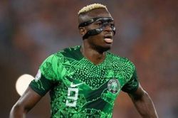 Manchester United khao kh&aacute;t Victor Osimhen: Lời giải cho b&agrave;i to&aacute;n h&agrave;ng c&ocirc;ng của Michael Carrick