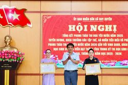 X&atilde; Duy Xuy&ecirc;n khen thưởng nhiều điển h&igrave;nh thi đua y&ecirc;u nước