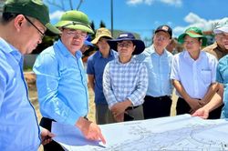 Chủ tịch UBND tỉnh Phạm Anh Tuấn kiểm tra một số dự án trọng điểm ở khu vực Tây Gia Lai