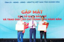 Gặp mặt c&aacute;c cơ quan b&aacute;o ch&iacute; v&agrave; trao Giải B&aacute;o ch&iacute; Kh&aacute;nh H&ograve;a năm 2026