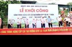X&atilde; Trạm Thản khởi c&ocirc;ng c&ocirc;ng tr&igrave;nh 'N&acirc;ng cấp, cải tạo đường giao th&ocirc;ng n&ocirc;ng th&ocirc;n'