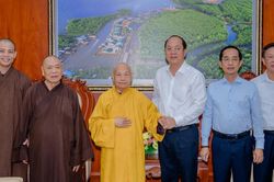 C&agrave; Mau: B&iacute; thư Tỉnh ủy Nguyễn Hồ Hải tiếp th&acirc;n mật Trưởng l&atilde;o H&ograve;a thượng Th&iacute;ch Thiện Nhơn