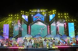 S&ocirc;i động đ&ecirc;m khai mạc Lễ hội Du lịch h&egrave; Gia Lai 2026