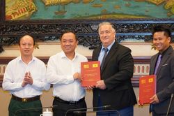 L&atilde;nh đạo Dự &aacute;n TTU-VWAI l&agrave;m việc với Ban Chỉ đạo 515 Th&agrave;nh phố Hồ Ch&iacute; Minh