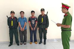 Khởi tố Giám đốc và Quản lý công ty sản xuất dép giả quy mô lớn