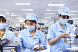 Kiểm soát nhập siêu, giữ đà xuất khẩu