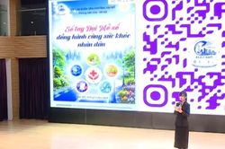 Phường Đại Mỗ đưa sổ tay y tế đến từng người dân