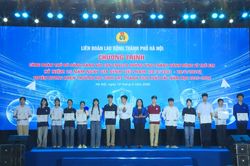 Tuyên dương con công nhân, viên chức, lao động Thủ đô học giỏi