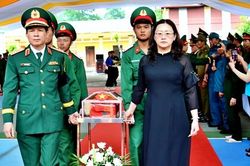 Trang trọng đón 9 hài cốt liệt sĩ trở về quê hương Bát Xát - Lào Cai