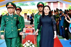 Trang trọng đ&oacute;n 9 h&agrave;i cốt liệt sĩ trở về qu&ecirc; hương B&aacute;t X&aacute;t - L&agrave;o Cai