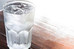 Điều gì xảy ra với cơ thể nếu bạn duy trì thói quen uống nước lạnh mỗi ngày?