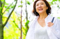 5 thói quen giúp phụ nữ trung niên giữ vòng eo gọn gàng, không cần ăn kiêng khắc nghiệt
