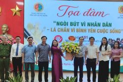 'Ngòi bút vì nhân dân - Lá chắn vì bình yên cuộc sống'