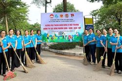 Phụ nữ Thanh Liệt chung tay xây dựng đô thị văn minh, xanh - sạch - đẹp