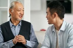 Về già mới thấm: 4 cách đối xử với con rể quyết định sự êm ấm của cả gia đình