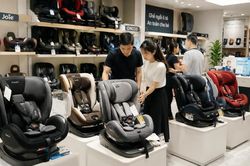 Sắp tới 'hạn chót' 1/7: Thị trường ghế trẻ em ô tô sôi động, phụ huynh vẫn băn khoăn lựa chọn