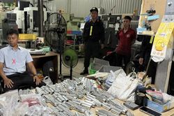 Từ những cuộc giao dịch đáng ngờ đến đường dây sản xuất, mua bán vũ khí quân dụng