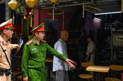 Quyết liệt triển khai giải ph&aacute;p bảo đảm an to&agrave;n giao th&ocirc;ng đường sắt