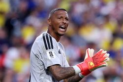 Sau Vozinha, th&ecirc;m một thủ m&ocirc;n World Cup 'l&ecirc;n đồng' ở tuổi U40