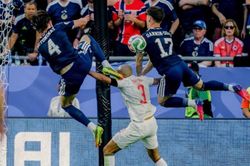 Bức ảnh tạo cơn sốt của hậu vệ MU tại World Cup
