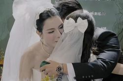 Vợ Văn Thanh c&ocirc;ng khai con ri&ecirc;ng trong đ&aacute;m cưới