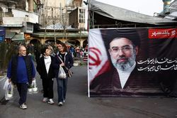 Iran chia rẽ