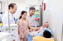 Ngộ độc b&aacute;nh m&igrave; h&agrave;ng loạt: Nhận biết sớm để tr&aacute;nh nguy hiểm