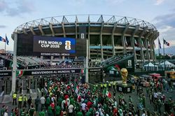 World Cup và bài toán sức khỏe: Làm sao để vừa thỏa đam mê, vừa khỏe mạnh?