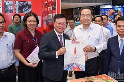 [Ảnh] Chủ tịch Quốc hội Trần Thanh Mẫn tham quan Hội Báo toàn quốc năm 2026