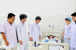 Du khách Hà Nội chạy thận nhân tạo tại Côn Đảo