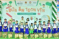 Ấm lòng học sinh An Giang qua Chương trình 'Bữa ăn trọn vẹn'