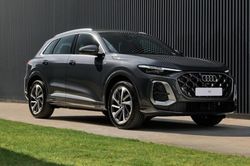 Cận cảnh Audi Q5 2026 vừa trình làng khách Việt, giá từ 2,849 tỷ đồng