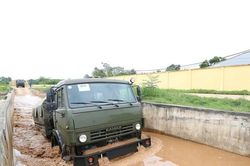 Nghiệm thu xe Kamaz vận tải, kéo pháo do Việt Nam lắp ráp
