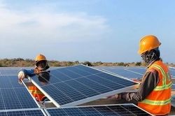 EVN kiến nghị l&agrave;m r&otilde; hiệu quả điện mặt trời t&iacute;ch hợp pin lưu trữ