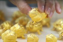 Giá vàng sáng 21/6 đi ngang, thị trường còn nhiều áp lực