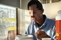 Ung thư dạ dày thường khởi phát âm thầm, dễ bị nhầm với bệnh lý tiêu hóa thông thường