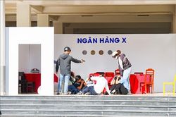 Diễn tập thực binh xử lý tình huống cướp ngân hàng, bắt giữ con tin