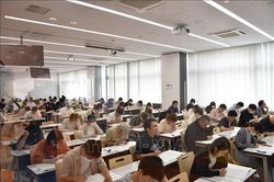 Gần 1.000 lượt th&iacute; sinh tham dự Kỳ thi năng lực tiếng Việt tại Nhật Bản