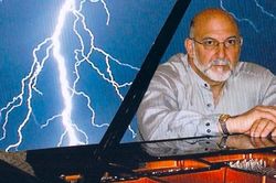 Bí ẩn bác sĩ phẫu thuật bỗng hóa thiên tài piano sau khi bị 'tử thần' viếng thăm