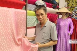 Người đứng sau những hoa văn tinh xảo của lụa Vạn Ph&uacute;c