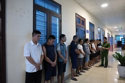 Bắt quả tang nhóm đối tượng tổ chức đánh bạc dưới hình thức chơi liêng, thu giữ gần 80 triệu đồng