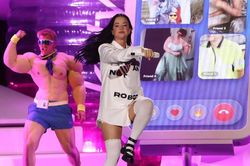 Katy Perry c&ocirc;ng khai 'khịa' Orlando Bloom v&agrave; d&agrave;n t&igrave;nh cũ ngay tr&ecirc;n s&acirc;n khấu