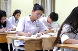 Hà Nội: Điểm chuẩn lớp 10 đã công bố, phụ huynh vẫn chờ 'phép màu'