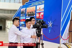 Nỗ lực thầm lặng của những người đứng sau ống kính
