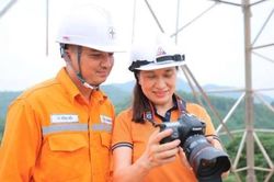'Phóng viên tay ngang' giữ lửa trang tin ngành Điện