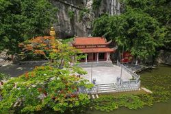 Đắm mình trong không gian văn hóa danh thắng núi Kim Sơn